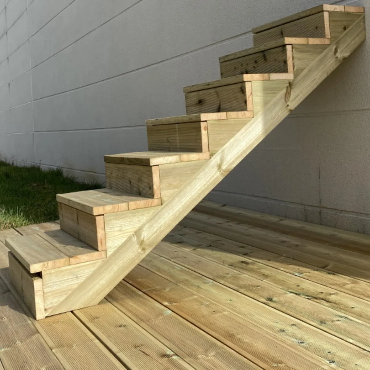Escalera exterior de madera, de 2 a 7 peldaños, kit listo para usar, de madera, para jardín, balcón y terraza (7 peldaños con contrahuellas, 60 cm)