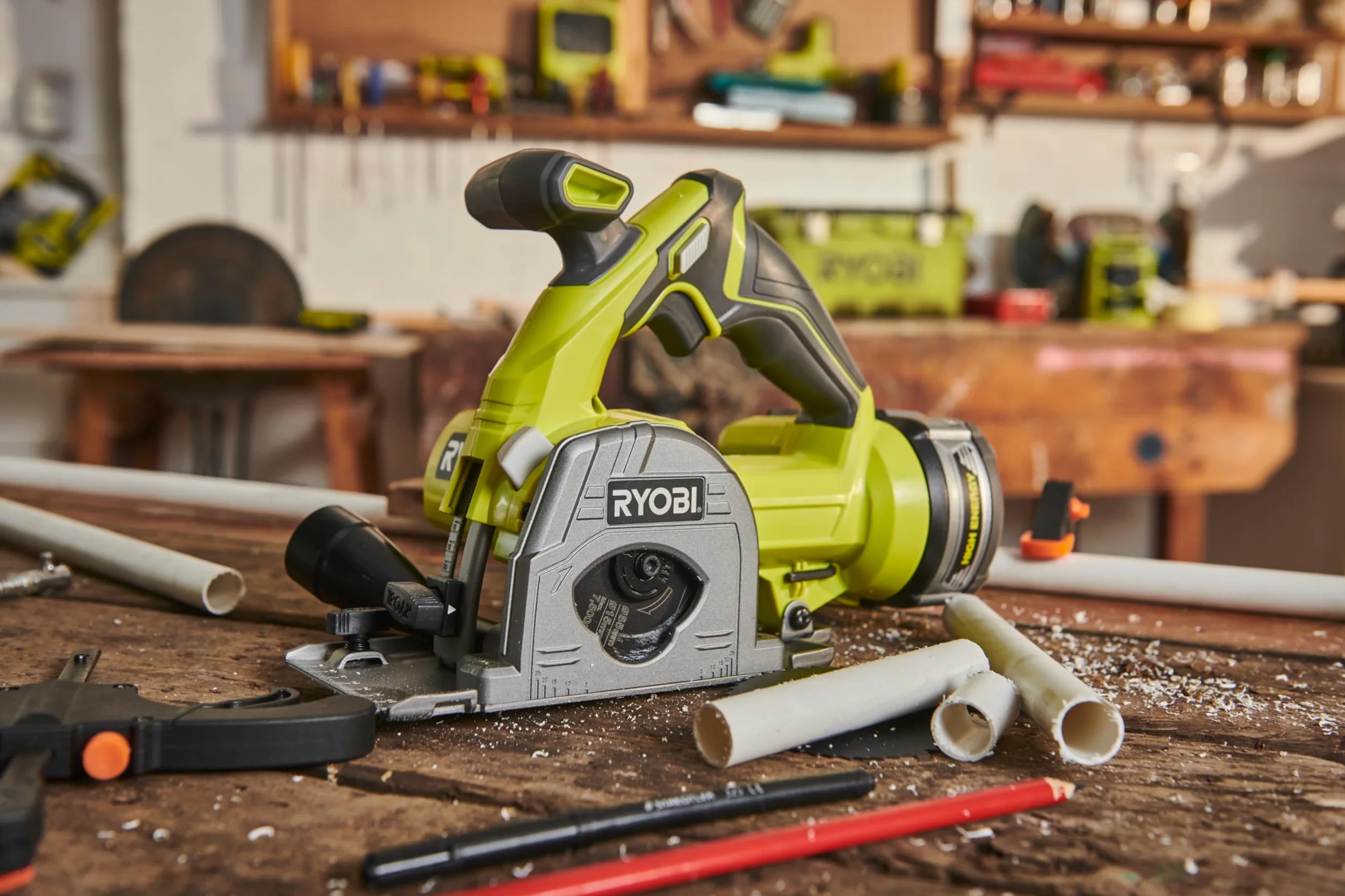 RYOBI - Sierra Multimaterial 18V ONE+ - Ø85x15mm - 4250 rpm - Entregada con 1 Cuchilla Multimaterial, 1 Baldosa, 1 Guía Paralela y 1 Boquilla de Aspiración (Batería y Cargador no Incluidos) - R18MMS-0