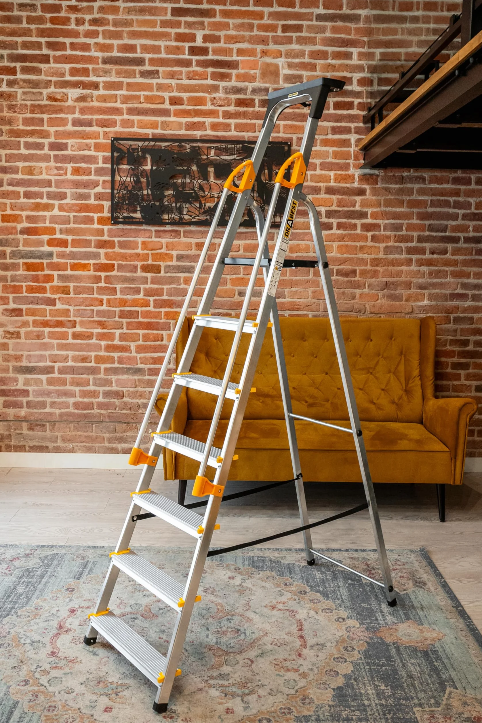 DRABEST Escalera serie PRO escalera de aluminio 7 peldaños peldaño plegable con pasamanos de seguridad Escalera de tijera cargable hasta 150 kg