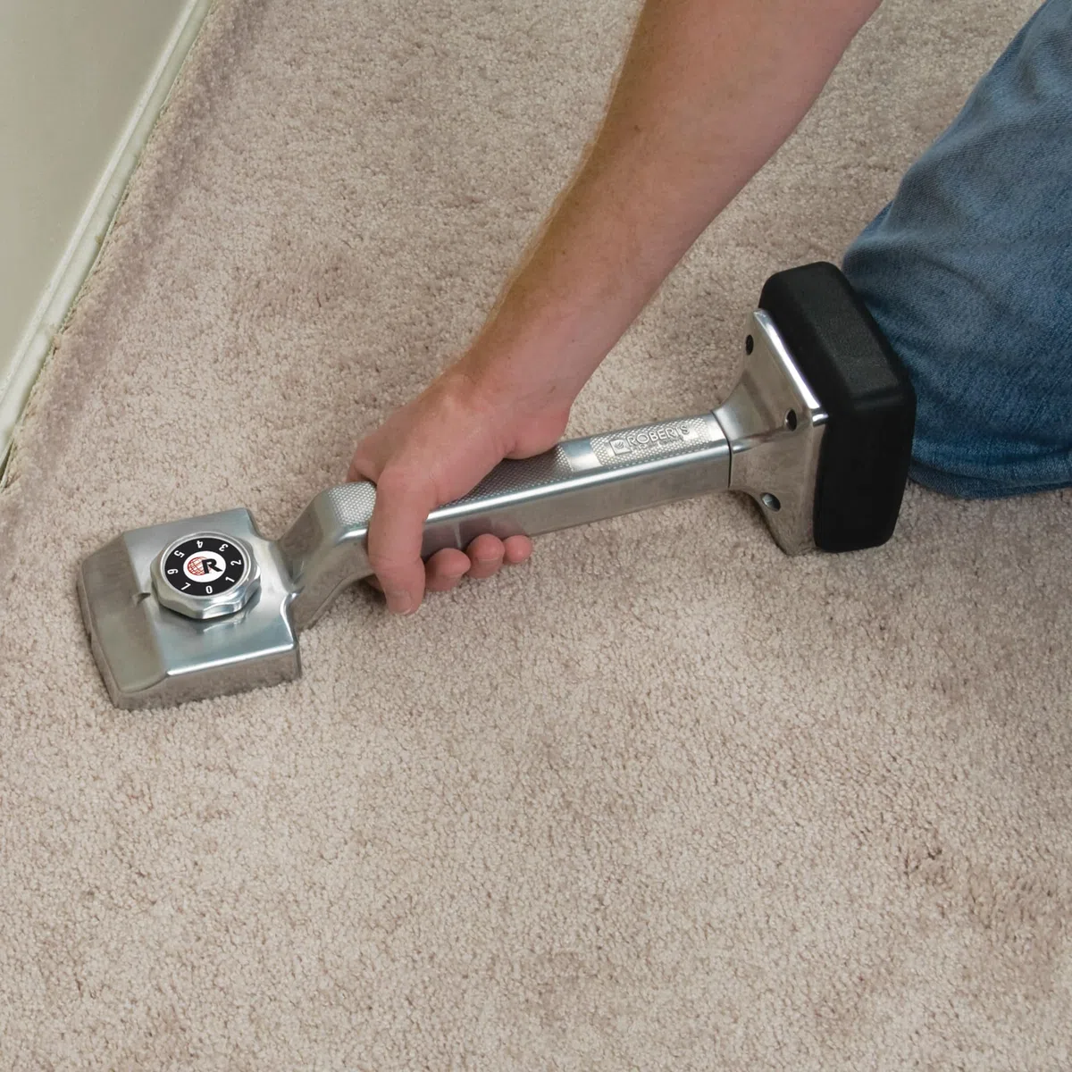 Roberts Carpet Tools Deluxe Rodillera Kicker 10-412-2