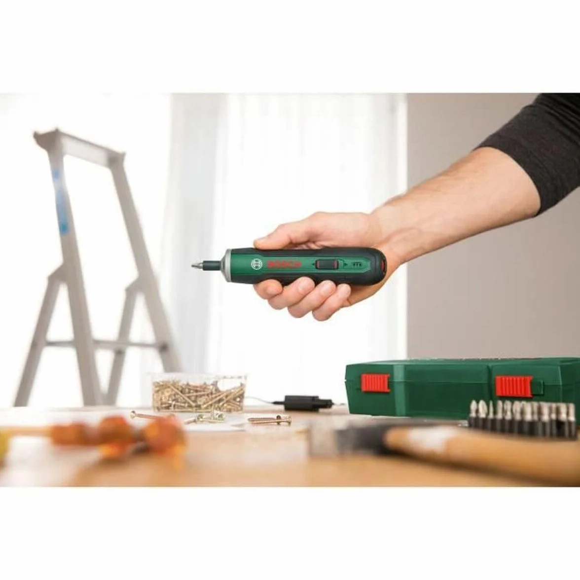 Bosch atornillador a batería PushDrive (3,6 V, 32 puntas de atornillar, caja de almacenamiento)