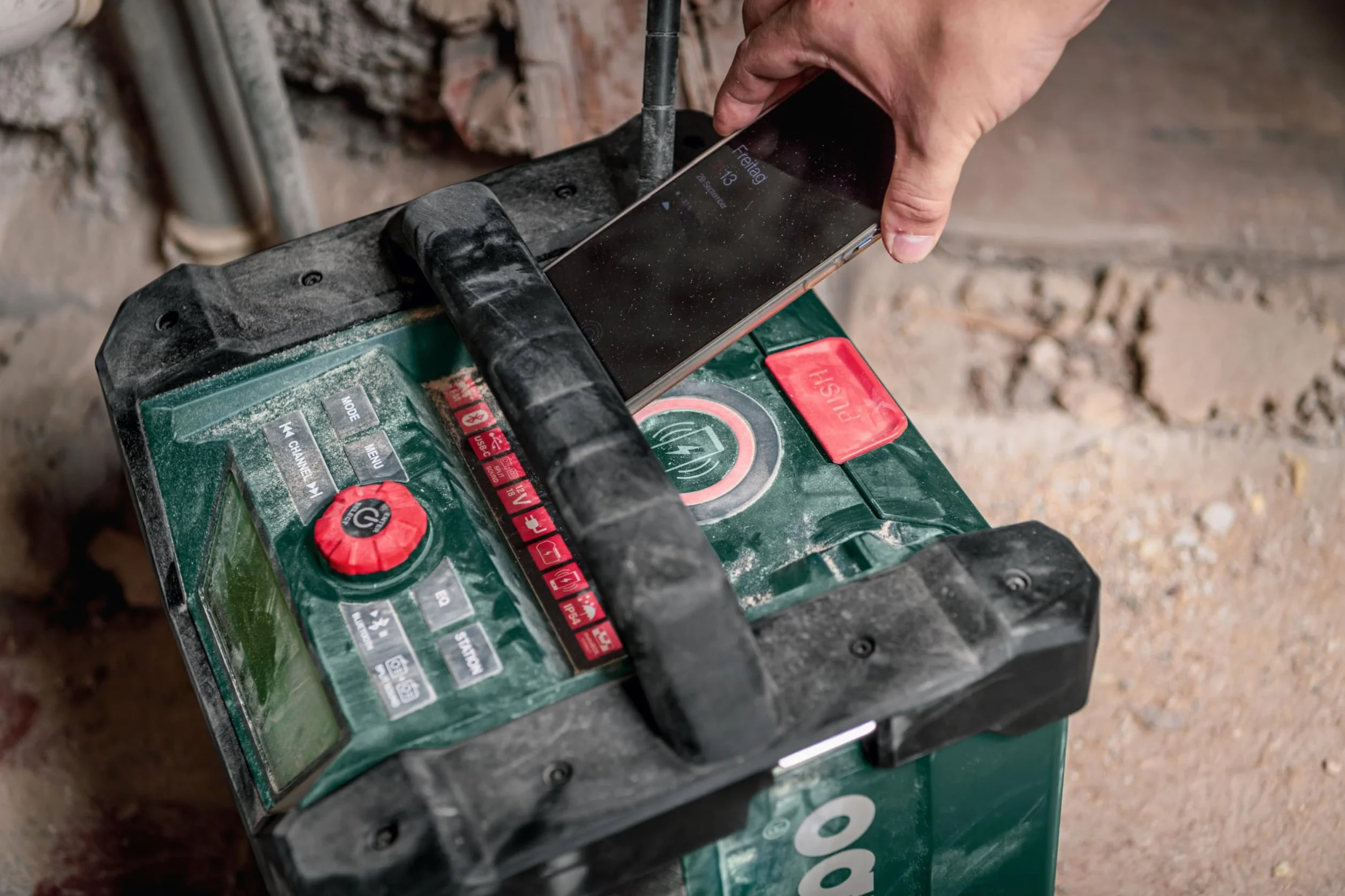 Metabo Radio de construcción con batería RC 12-18 32 W BT Dab+, 18 V, con Bluetooth y AUX, Clase de protección IP 54, Radio 600779850