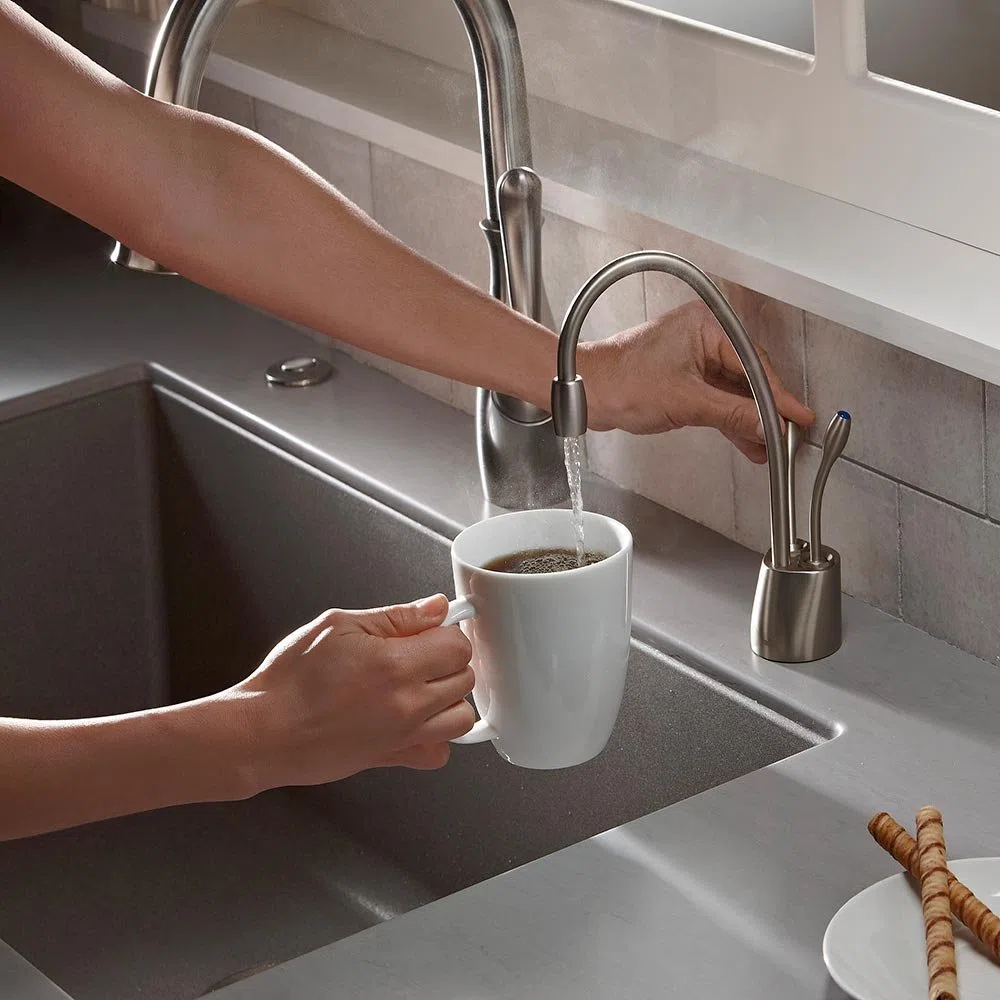 InSinkErator F-HC1100SN Grifo dispensador de Agua fría y Caliente al Instante contemporáneo, Níquel Satinado, 360-Degree Swivel
