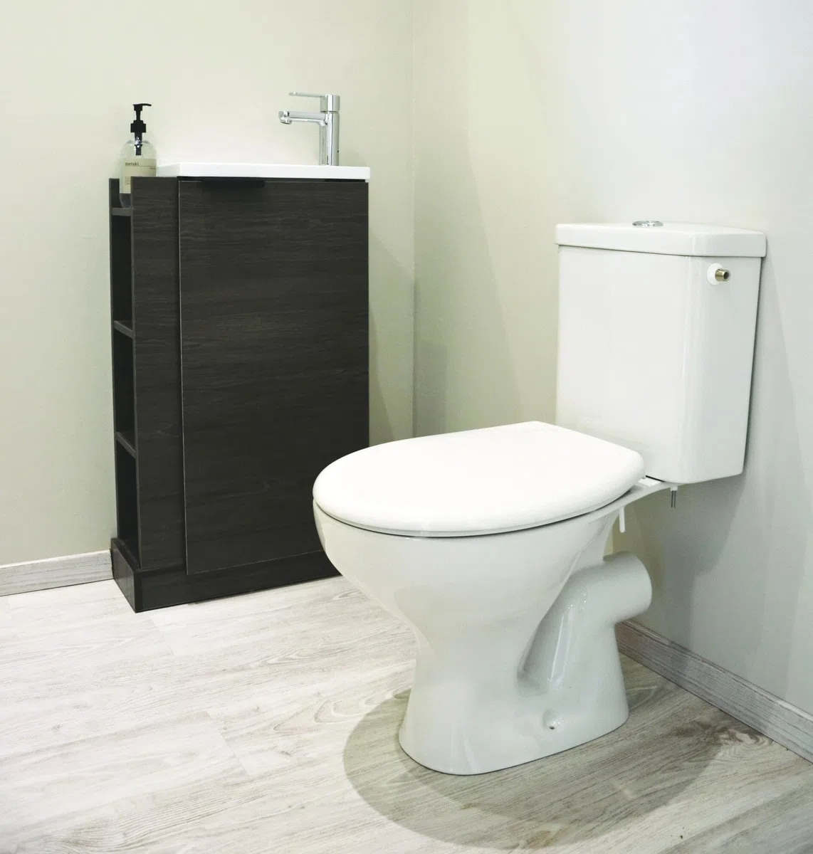 Fachada Shiva, Fachada corredera, 1/4 de Círculo, 90x90x190cm, Grosor 5mm, Tratamiento antical, Asa de ABS Gris, Perfil de Aluminio (-10/+5mm), Cierre magnético, Vidrio templado