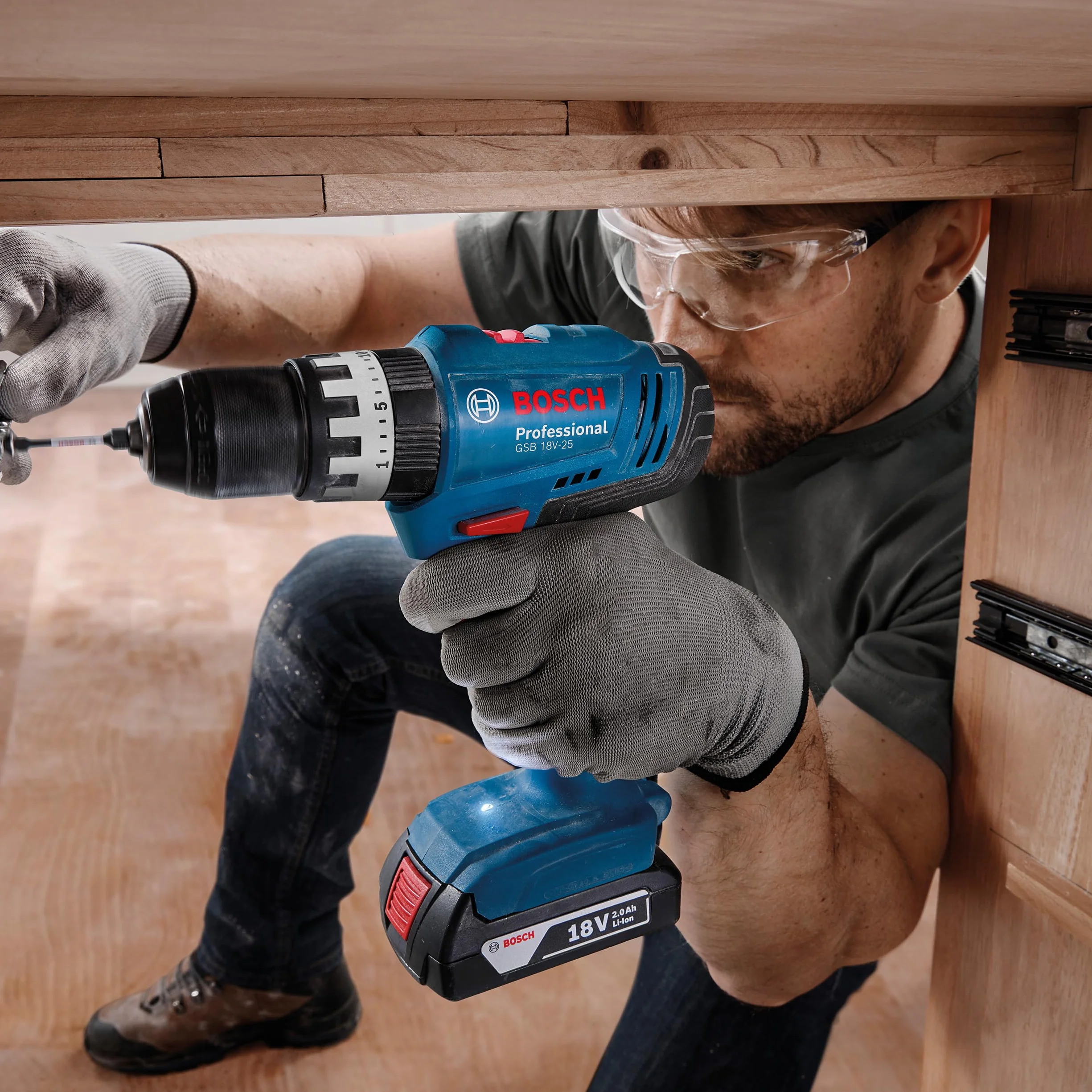 Bosch Professional 18V System Taladro Percutor a Batería GSB 18V-25 (Ø máx. del tornillo 10 mm, incl. 2 GBA 18V 2.0Ah, 1 GAL 18V-20, maletín de transporte)