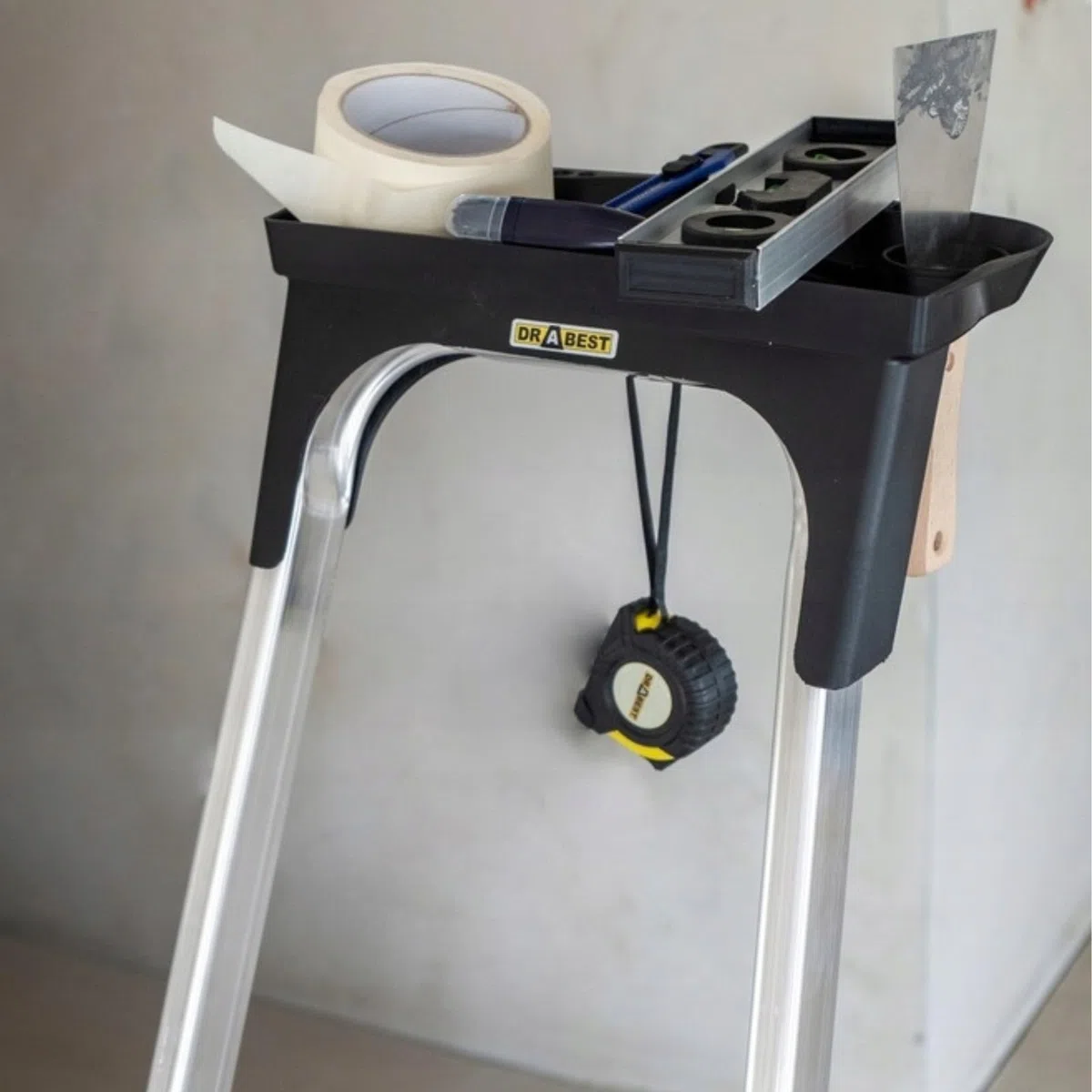 Drabest – Escalera doméstica – Escalera de Mano – 6 peldaños – Altura de Trabajo 3,19 m – Escalera de Mano Plegable de Aluminio, Carga máx. 125kg – con Plataforma de 25 x 26cm, Patas Antideslizantes
