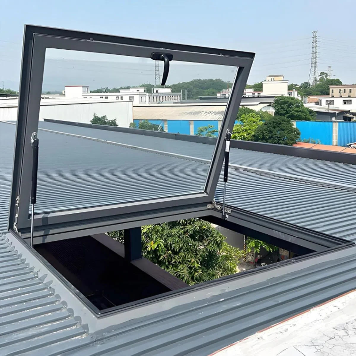 Ventana de techo de tragaluz resistente para techos inclinados y planos, iluminación interior de ático y sótano, cubierta de ventana de solárium, 75 x 80 cm