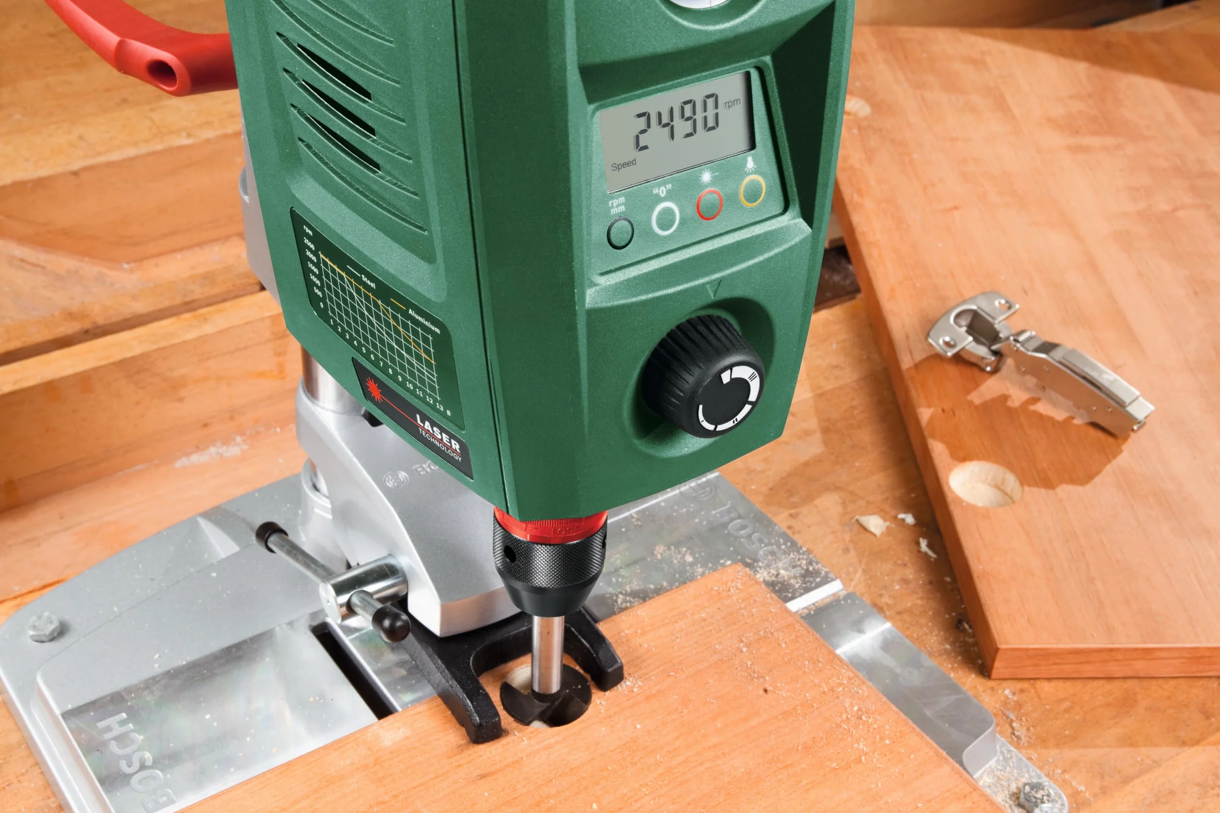 Bosch taladro de columna PBD 40 (710 W, Ø máx. de perforación en acero/madera: 13 mm/40 mm, carrera de taladro: 90 mm, en caja)