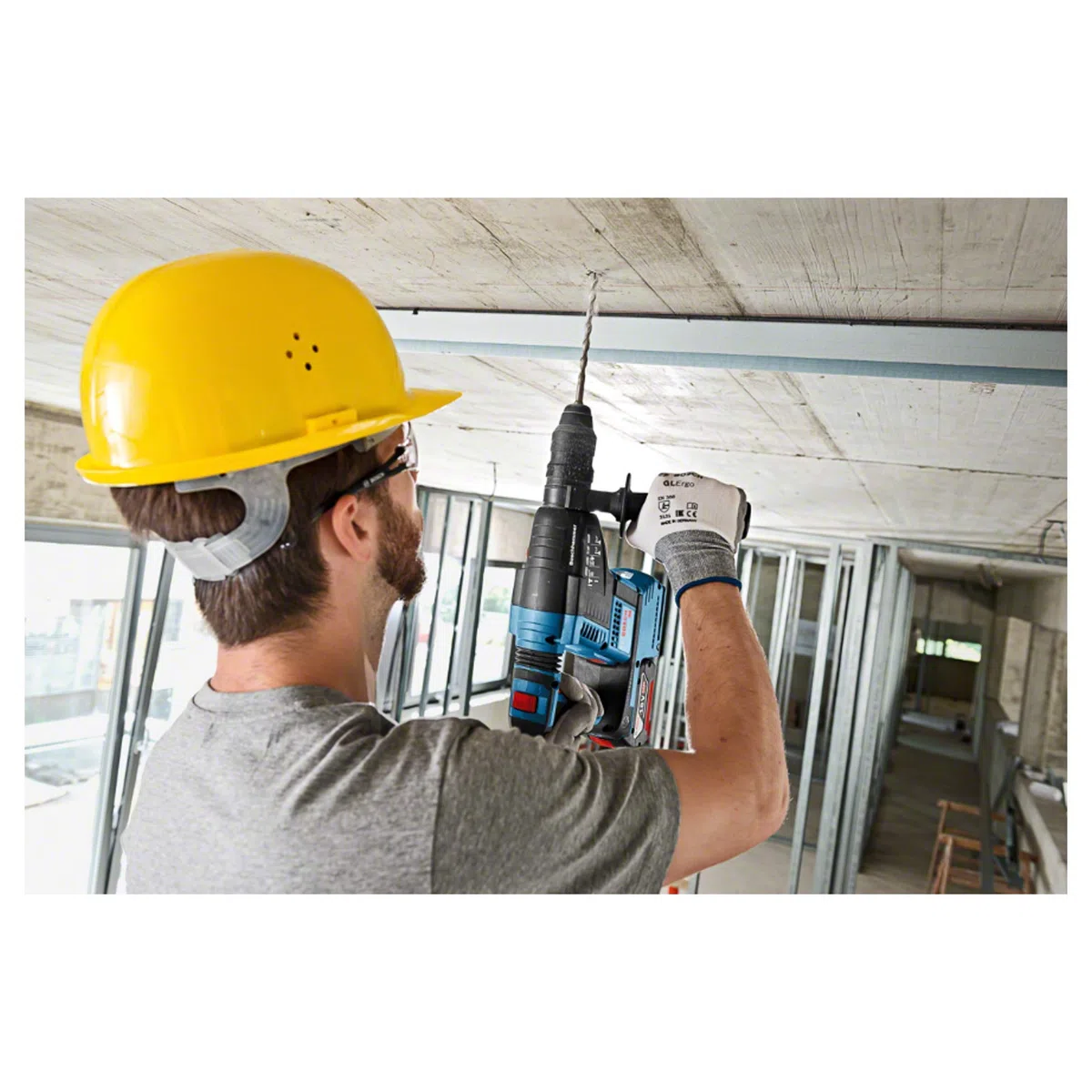 Bosch Professional 18V System martillo perforador batería GBH 18V-26 F (incl. empuñ. aux., profund. retráctil 210 mm, paño, portabr. cambio rápido 13 mm, portabr. inter. SDS plus, sin bat./cargador)