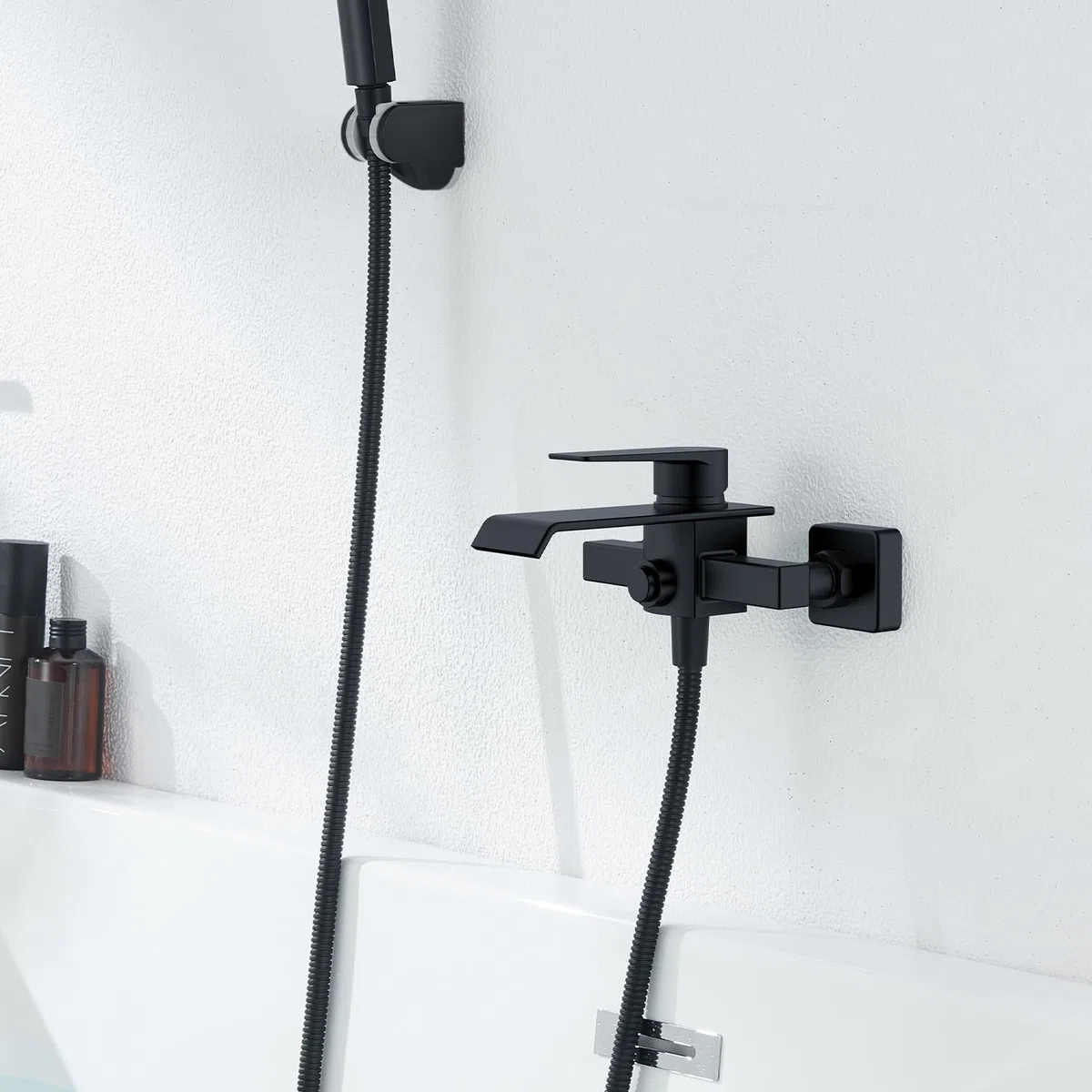 Grifo Bañera Negro en Cascada, Grifo Mural de Latón para Ducha y Baño, Mezclador Monomando para Bañera Universal 1/2" Salida Inferior, Fácil de Instalar