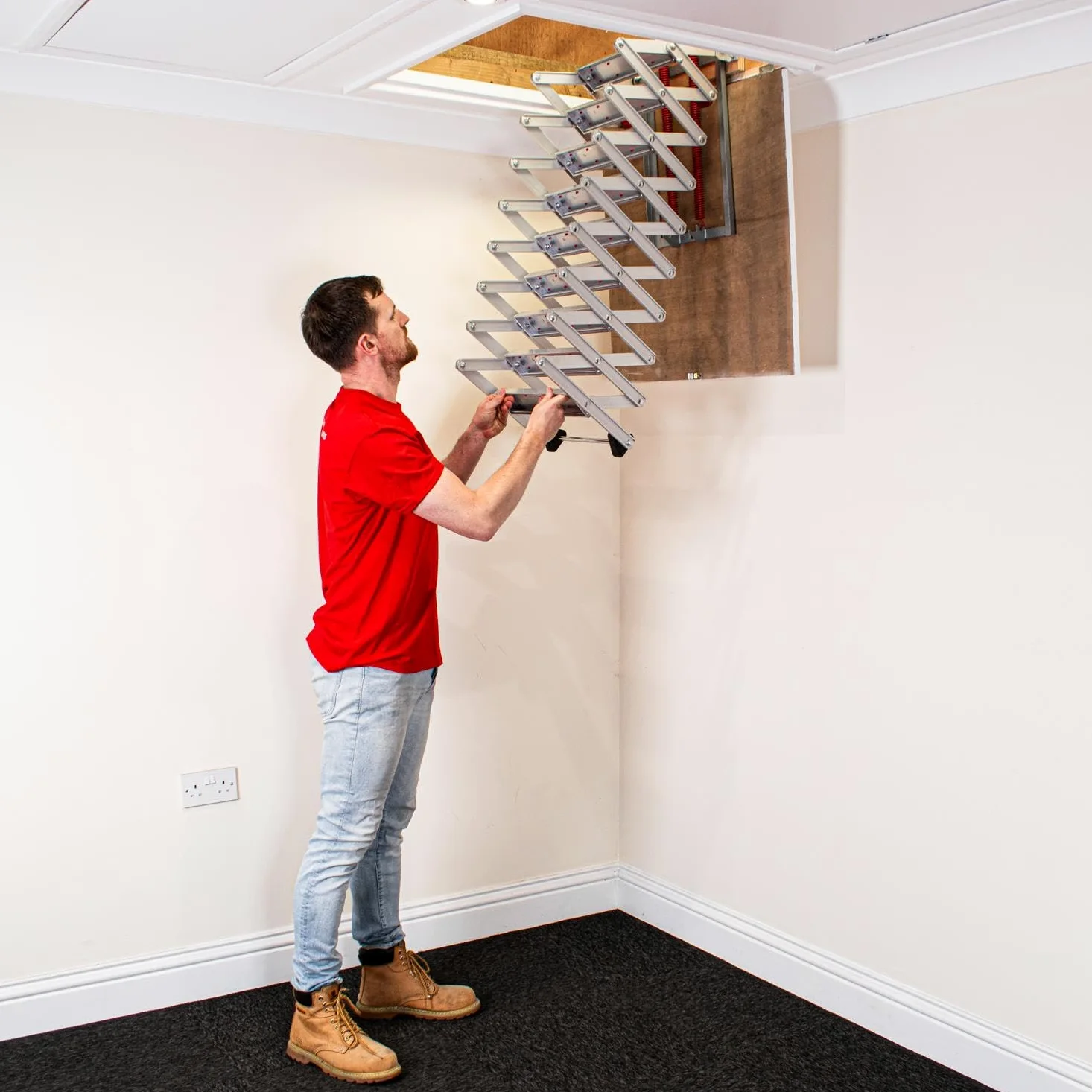 Escalera de Acceso al altillo BPS | Diseño Compacto con peldaños Antideslizantes Recubiertos de Goma | Fácil Montaje | Aluminio | Altura del Suelo al Techo: 2,74 m | Clase energética A