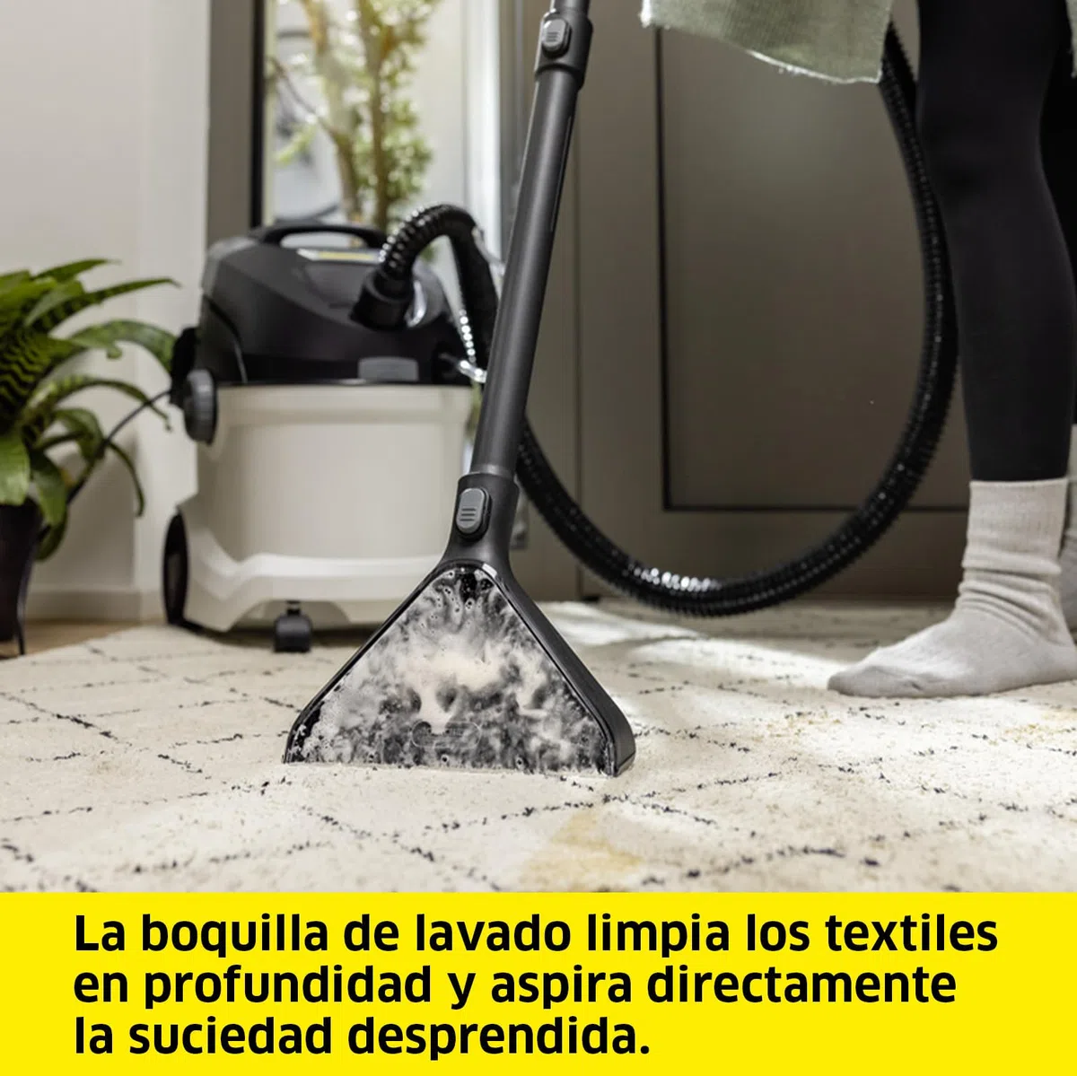 KÄRCHER Lava-aspiradora SE 5, Manguera de aspiración con pulverizador, depósitos de 4 l, boquillas de Lavado, Intercambiable, para tapicería y Ranuras, con Accesorio para Suelos Duros