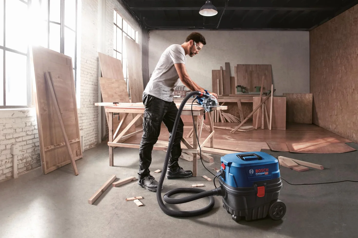 Bosch Professional aspirador en húmedo/seco GAS 12-25 PL (motor de 1250 W, flujo de aire de 65 l/s, presión de vacío de 200 mbar, con filtro HEPA, boquilla para ranuras)