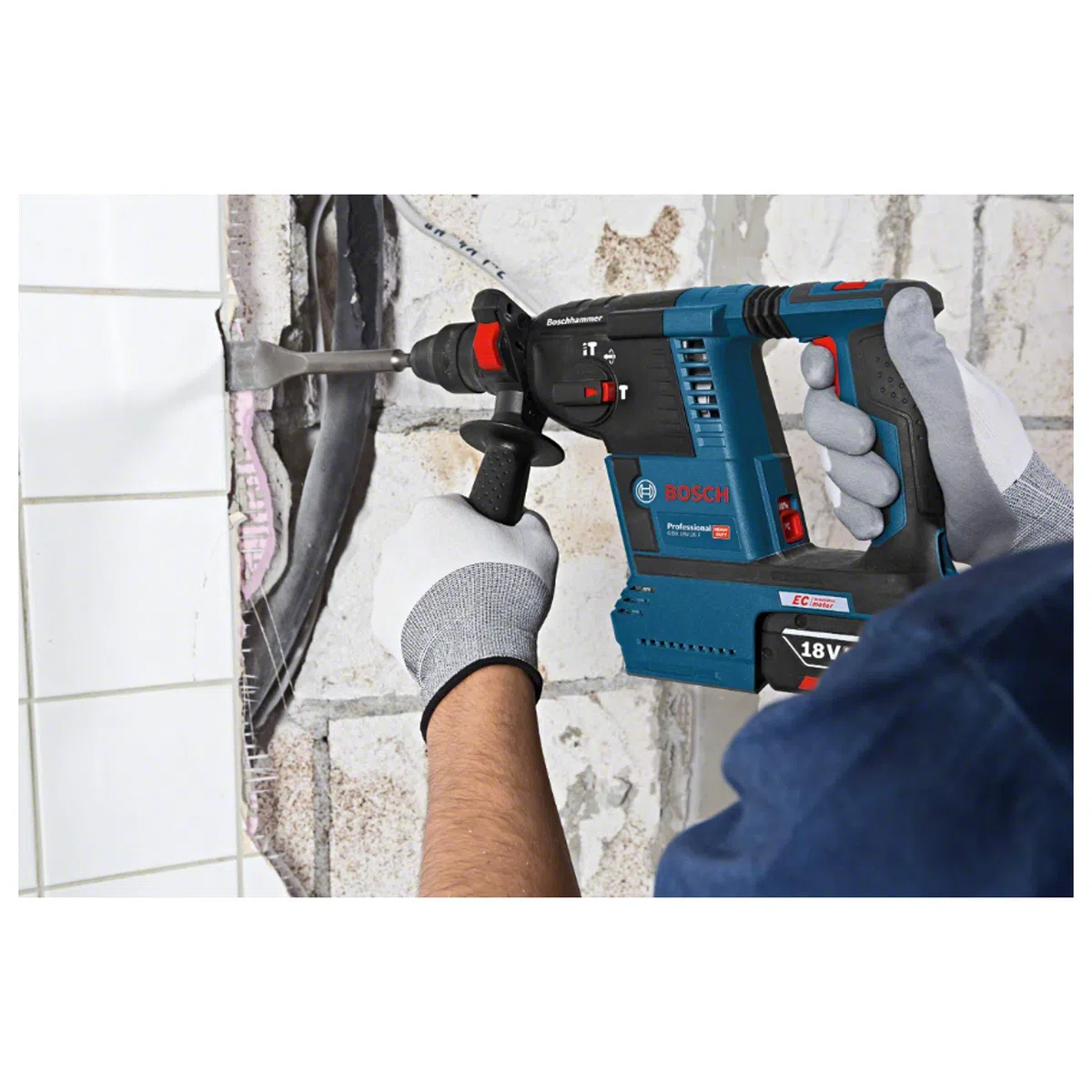 Bosch Professional 18V System martillo perforador batería GBH 18V-26 F (incl. empuñ. aux., profund. retráctil 210 mm, paño, portabr. cambio rápido 13 mm, portabr. inter. SDS plus, sin bat./cargador)