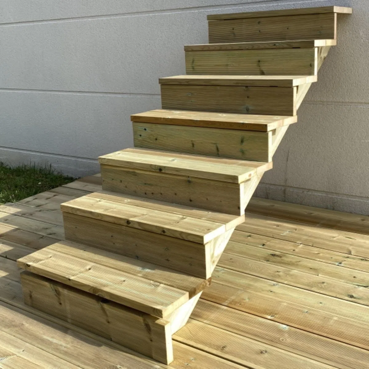 Escalera exterior de madera, de 2 a 7 peldaños, kit listo para usar, de madera, para jardín, balcón y terraza ( 7 peldaños con contrahuellas, 80 cm)