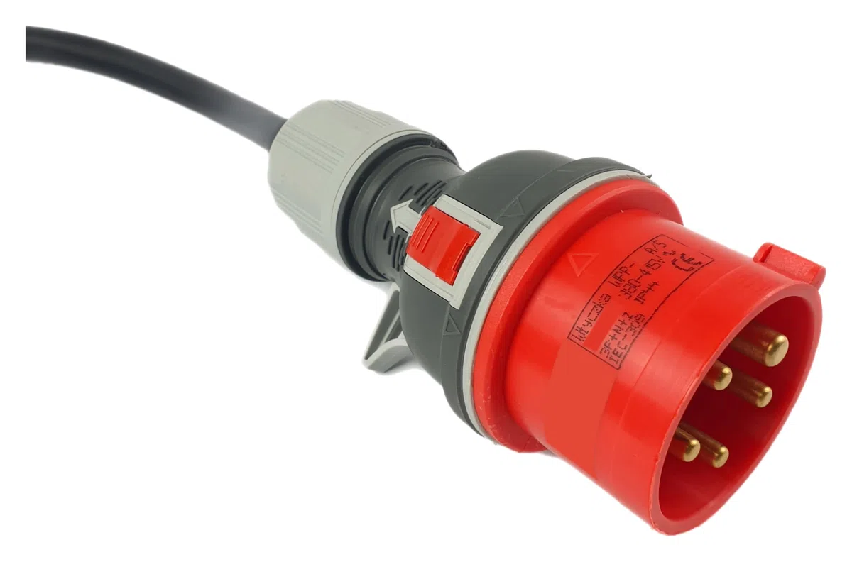 RoadEu - Adaptador de Corriente Fuerte - Conector CEE 32A - Adaptador de 380V a 220V, 3 Conectores Schuko de 220V, Caja de fusibles con 3 disyuntores de C16A