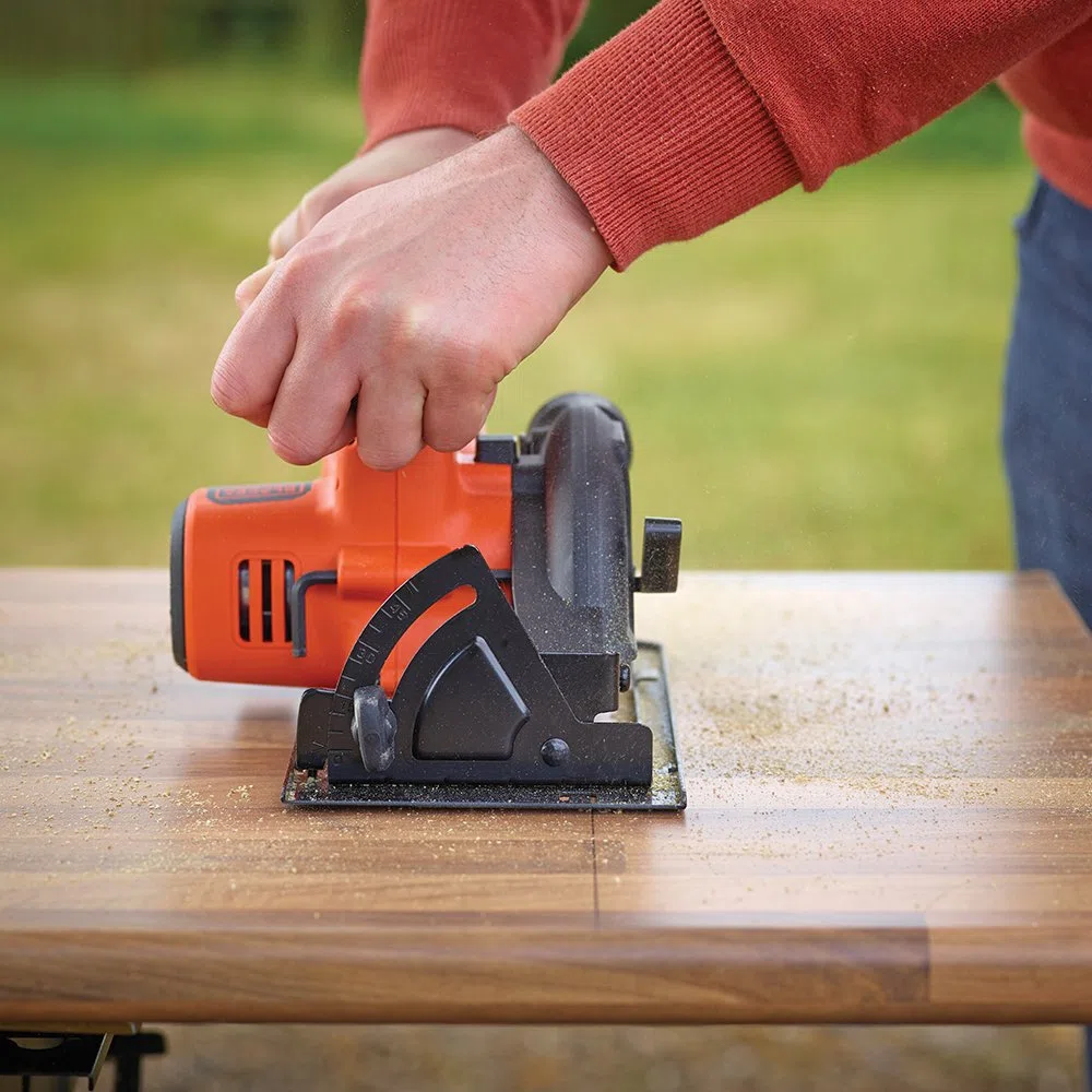 BLACK+DECKER BDCCS18N-XJ - Sierra circular a batería 18V, Diámetro disco Ø 140 mm, Profundidad de corte hasta 43 mm, Corte bisel hasta 45º, No incluye cargador ni batería