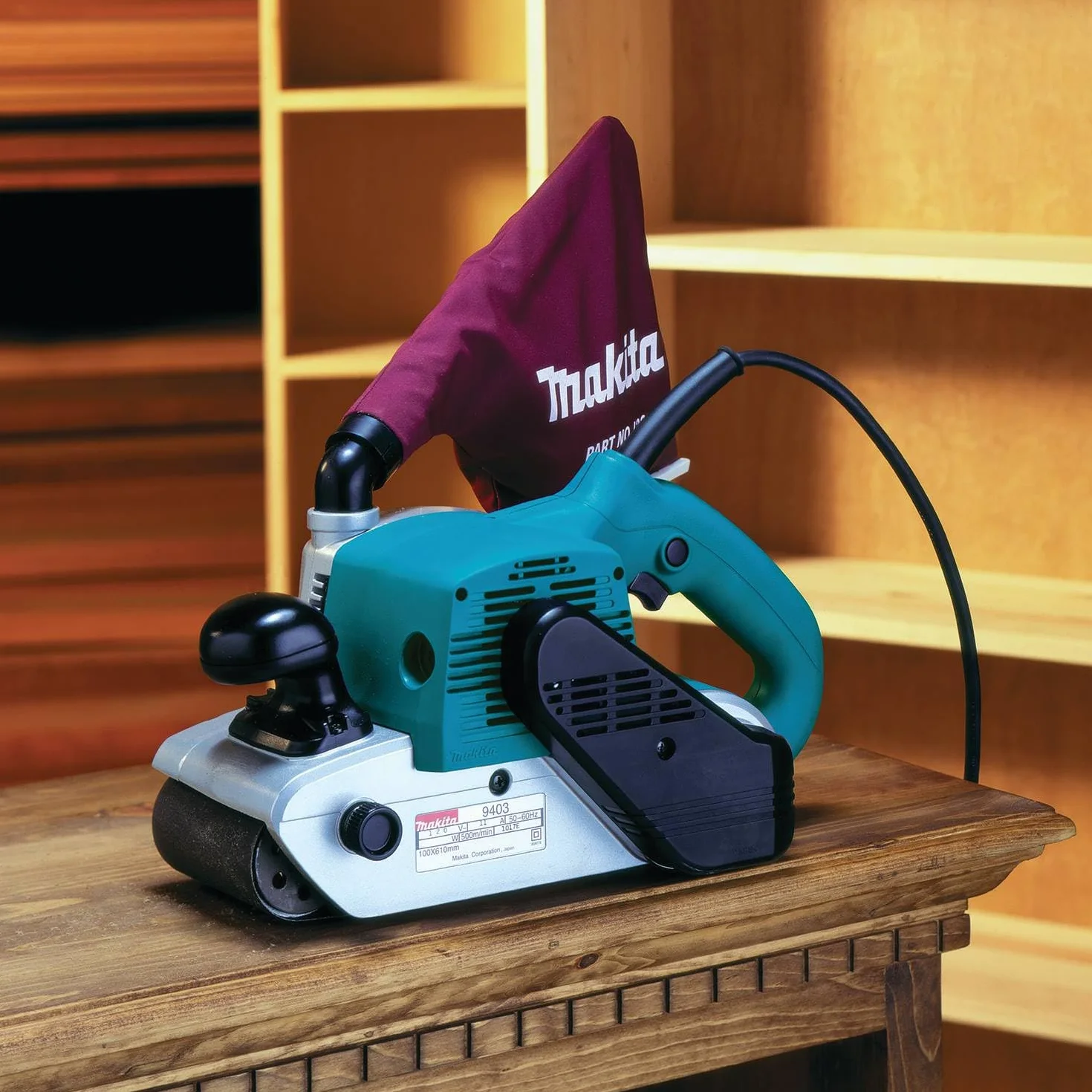 Makita 9403 Lijadora de Banda, 500 m/min, 5.7 kg, 1200 W, 230 V, Azul, 10.2 cm