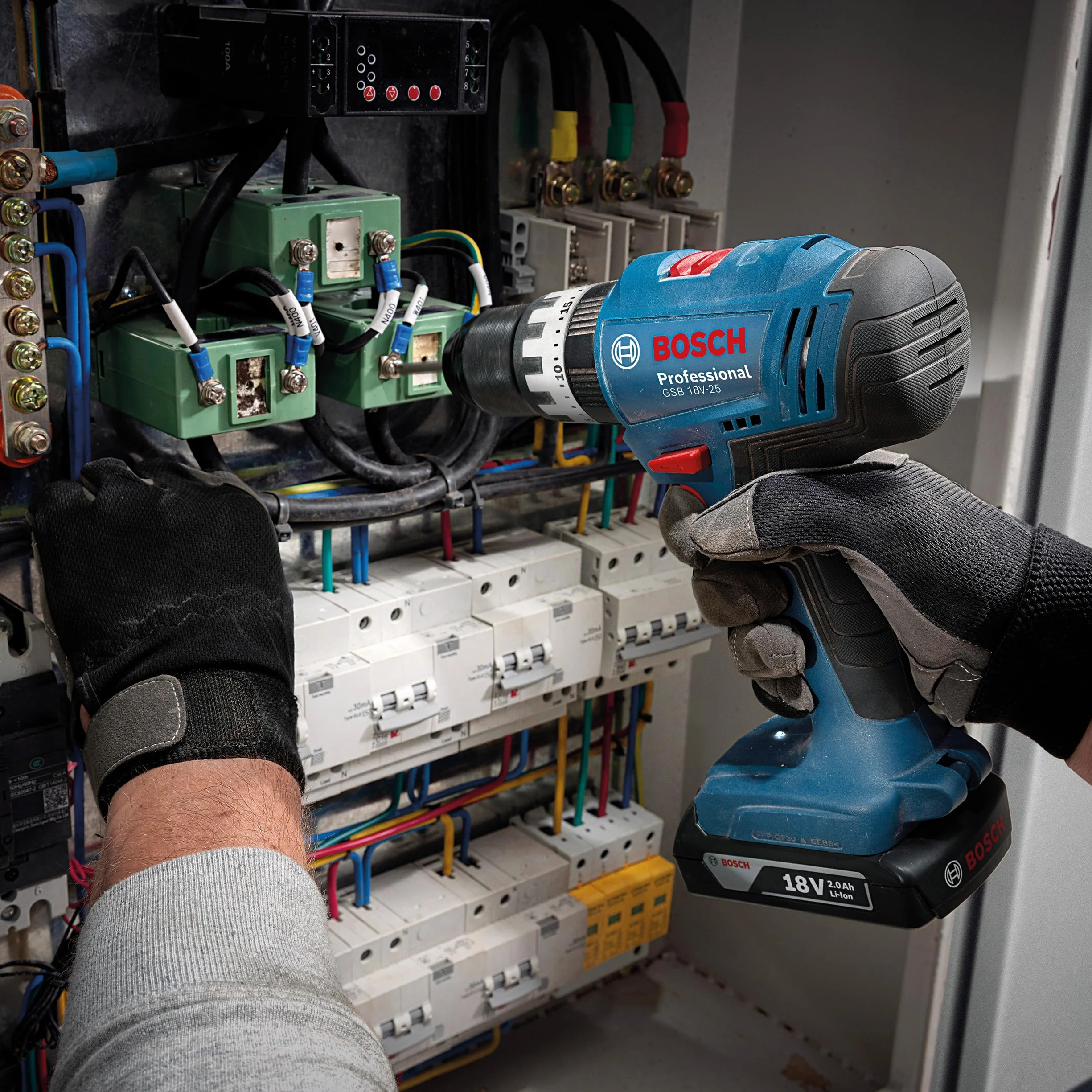 Bosch Professional 18V System Taladro Percutor a Batería GSB 18V-25 (Ø máx. del tornillo 10 mm, incl. 2 GBA 18V 2.0Ah, 1 GAL 18V-20, maletín de transporte)