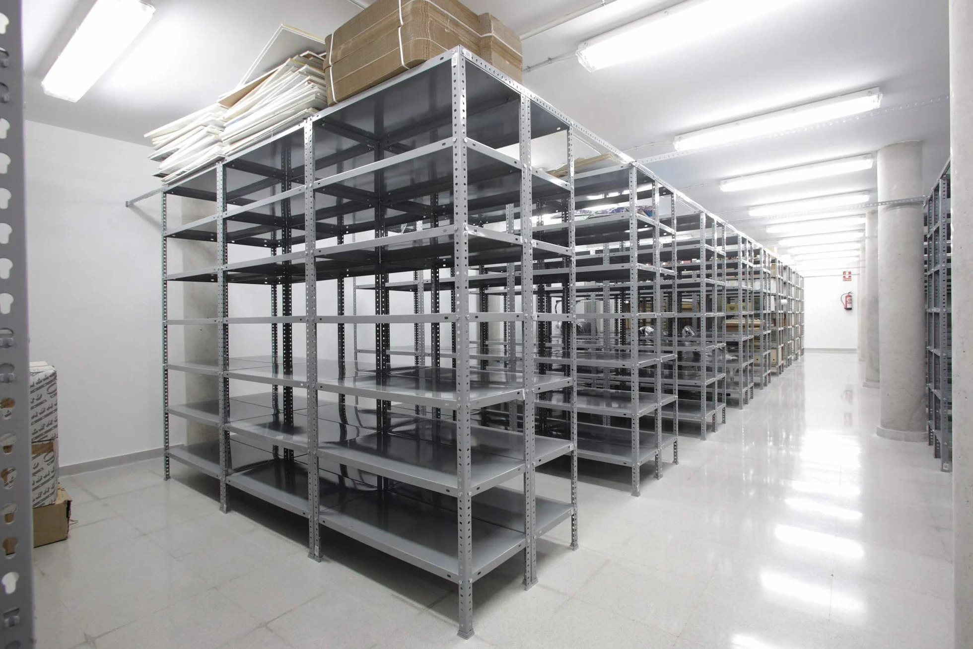 Simon Rack Estanterias Metalicas 1800x900x300 mm, 5 Baldas Metalica, 100 kg de Punto Flexión, Estanterias Almacenaje, Blanca - Comfort