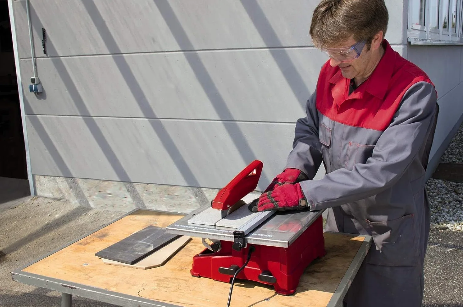 Einhell Cortadora de Azulejos TC-TC 800 (800 W, tope de ángulo ajustable, depósito de agua, guía de corte con escala, empuñadura de transporte, incl. disco de corte de diamante de 180 mm de diámetro)