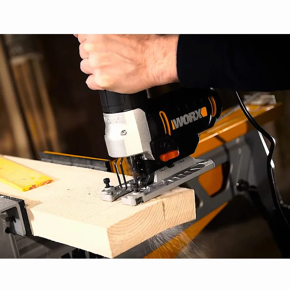 WORX WX478.1 Sierra de Calar 650W con Péndulo 4 Posiciones, Corte en Madera 90mm y Metal 8mm, Cambio Rápido Cuchilla, Soplador, Maletín Incluido