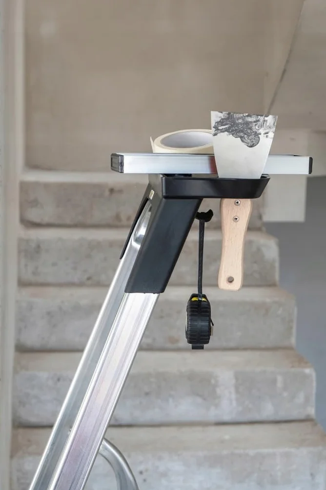 Drabest – Escalera doméstica – Escalera de Mano – 6 peldaños – Altura de Trabajo 3,19 m – Escalera de Mano Plegable de Aluminio, Carga máx. 125kg – con Plataforma de 25 x 26cm, Patas Antideslizantes