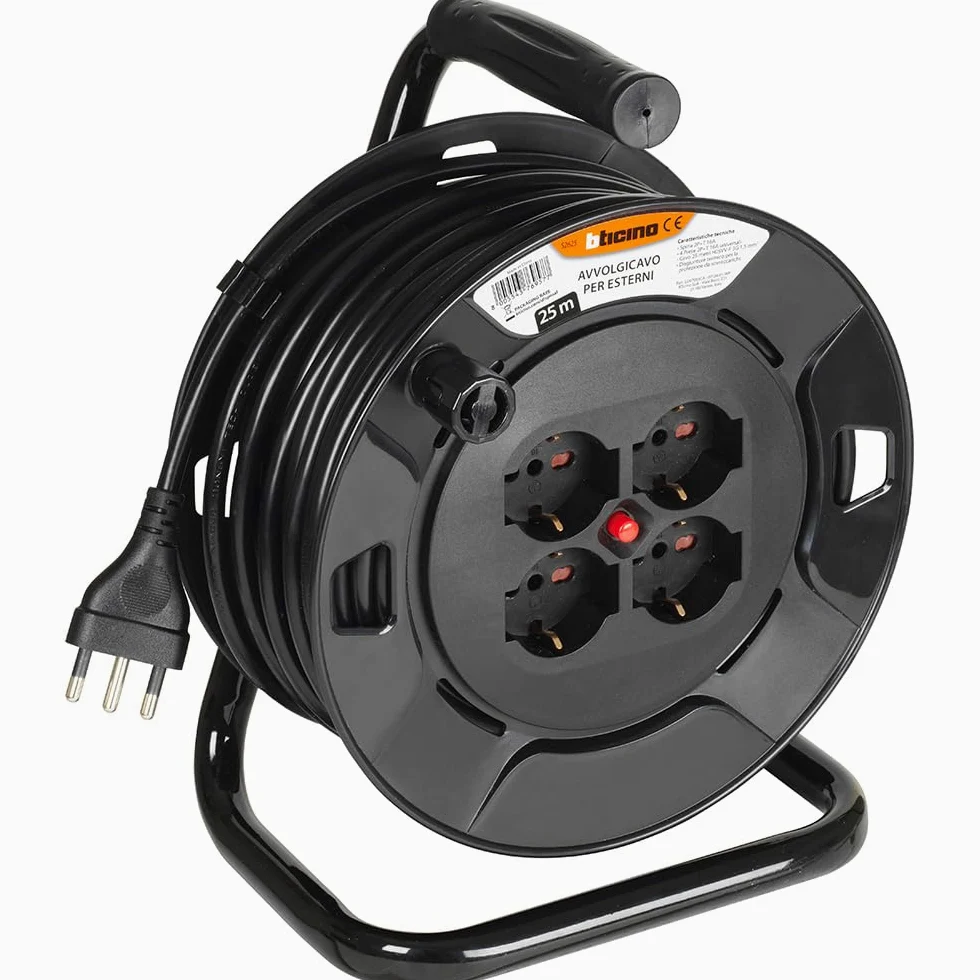 BTICINO Carrete de cable S2625 alargador eléctrico de 25 metros, 4 enchufes Schuko, bipolo, enchufe grande de 16 A, interruptor térmico, mango ergonómico, soporte de cable y carrete de cable, color