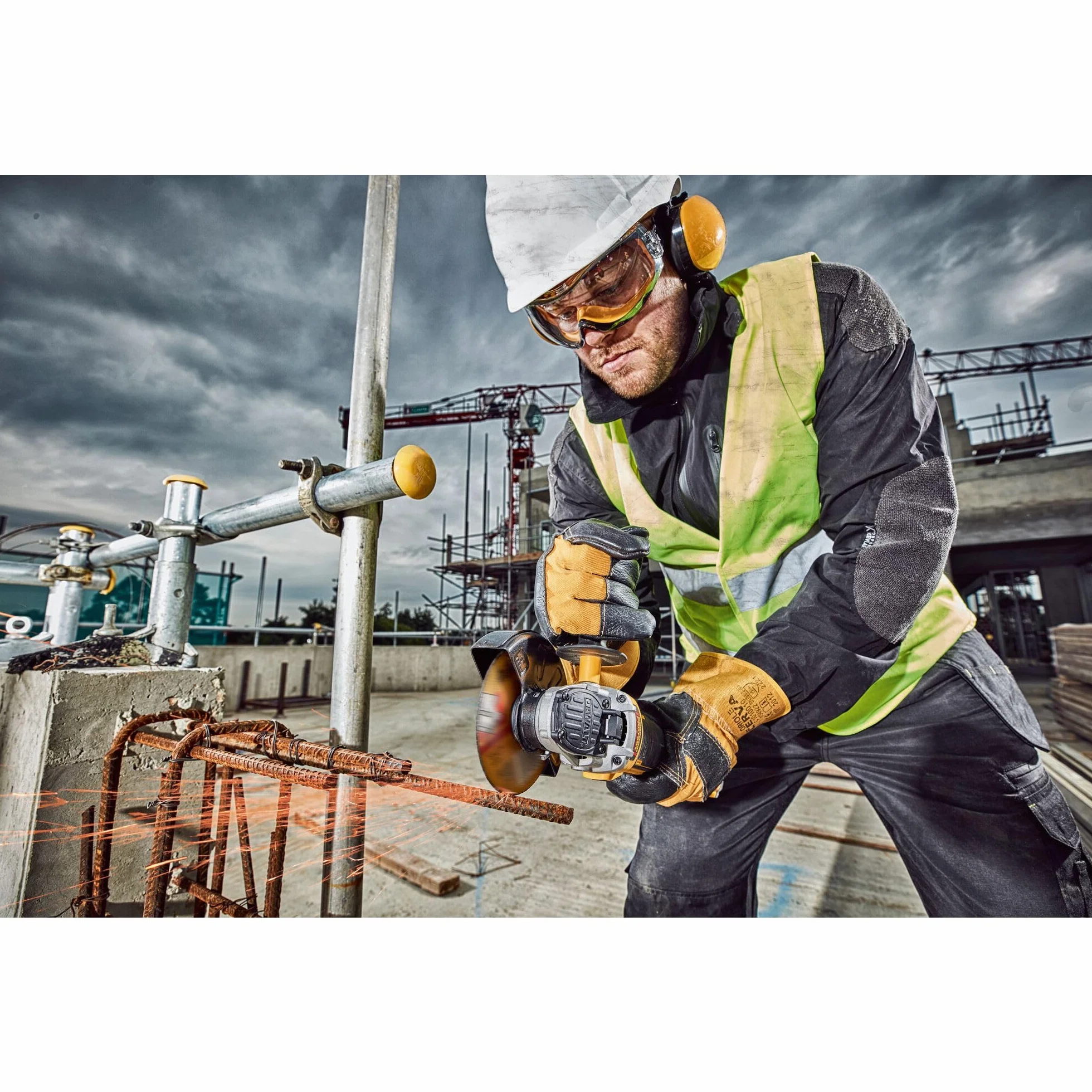 DEWALT DCG406N-XJ, Mini-Amoladora sin escobillas XR 18V 5Ah Li-Ion, Ø125mm, Interruptor Hombre-Muerto, Arranque Suave, Freno, Embrague,Mango lateral de 2 posiciones, Sin cargador/batería
