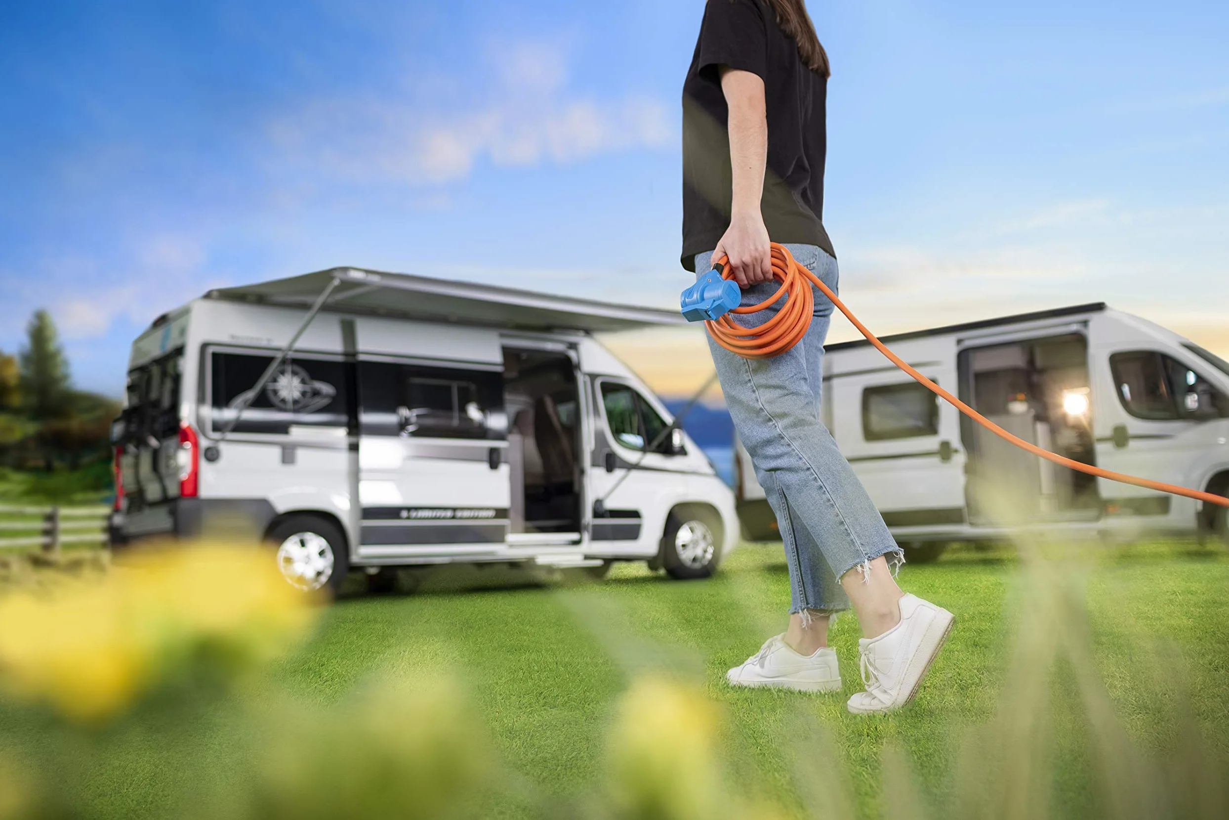 Brennenstuhl Cable de extensión CEE para Camping con Enchufe CEE y acople Angular, Incluye Enchufe Combinado de protección de Contacto (Cable de 25 m en Naranja, 230 V/16 A, Uso en Exteriores,
