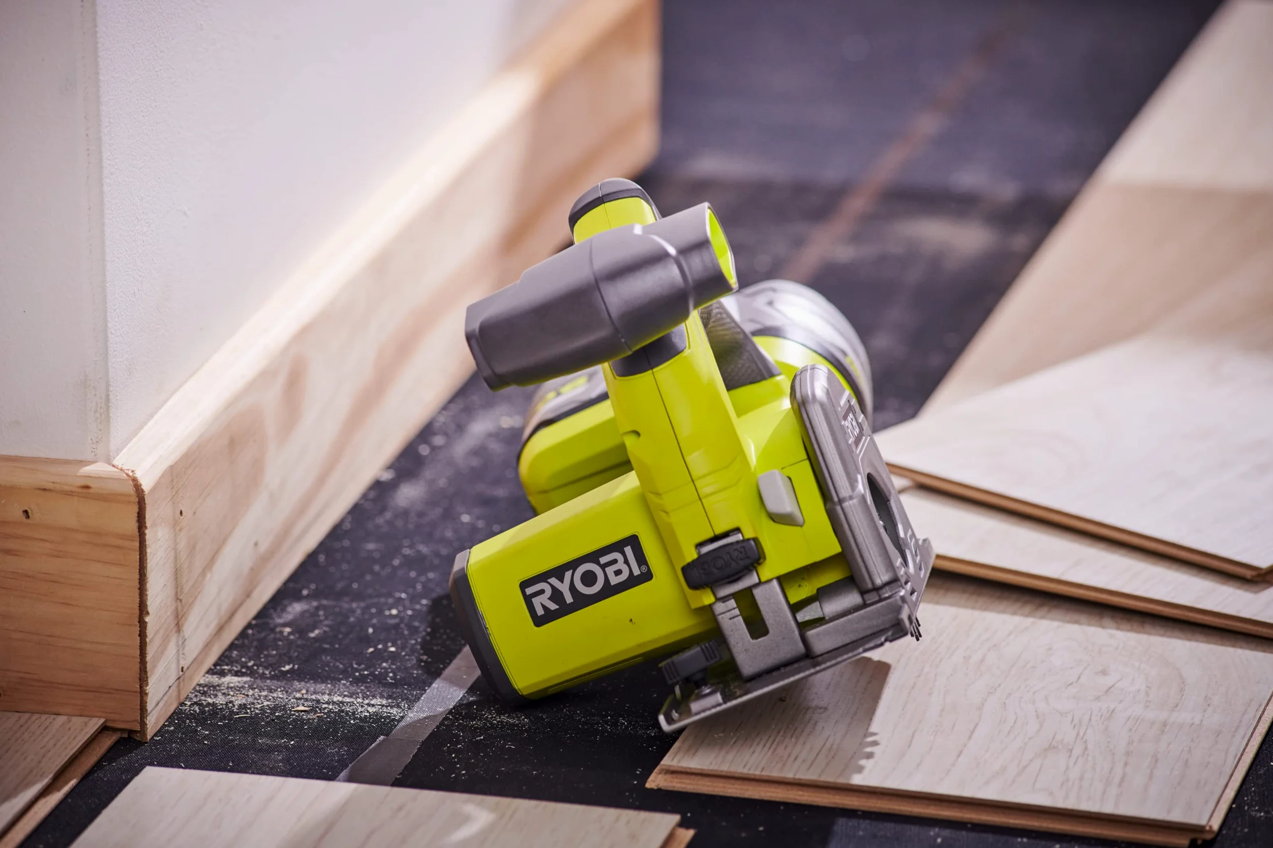 RYOBI - Sierra Multimaterial 18V ONE+ - Ø85x15mm - 4250 rpm - Entregada con 1 Cuchilla Multimaterial, 1 Baldosa, 1 Guía Paralela y 1 Boquilla de Aspiración (Batería y Cargador no Incluidos) - R18MMS-0