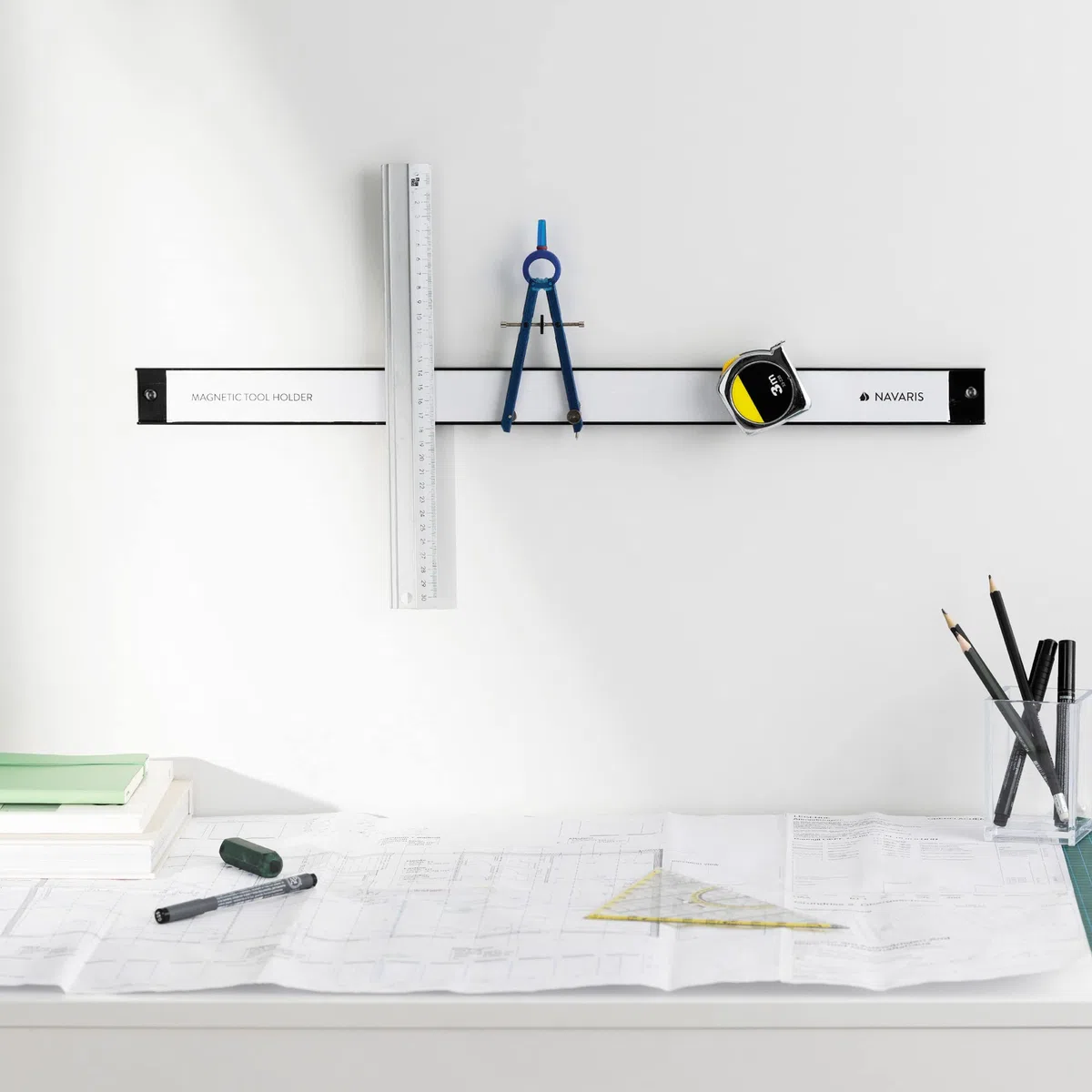 Navaris Barras magnéticas para herramientas - Set 2x panel magnético de pared portaherramientas - Soporte organizador de mesa de trabajo - 4 x 61 CM