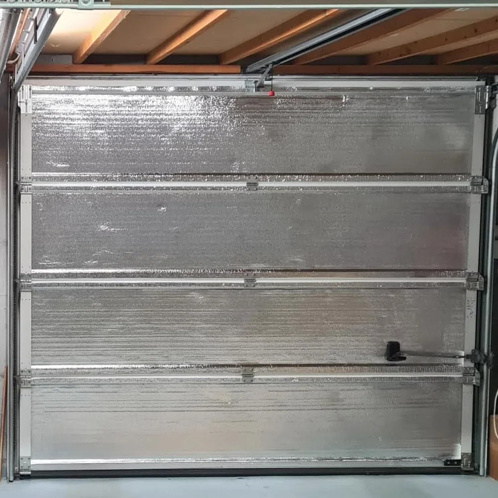 Aislante térmico reflexivo AUTOADHESIVO 100% aluminio (5m x 60cm). Radiadores, caravanas, furgonetas, trasteros, persianas, portales
