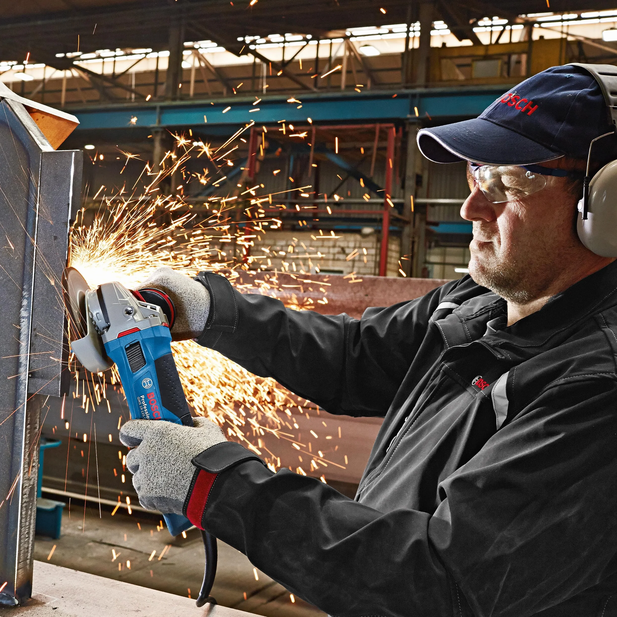 Bosch Professional amoladora angular GWS 19-125 CIE (incl. brida, cubierta protectora, tuerca de apriete, empuñadura auxiliar, llave de dos agujeros)