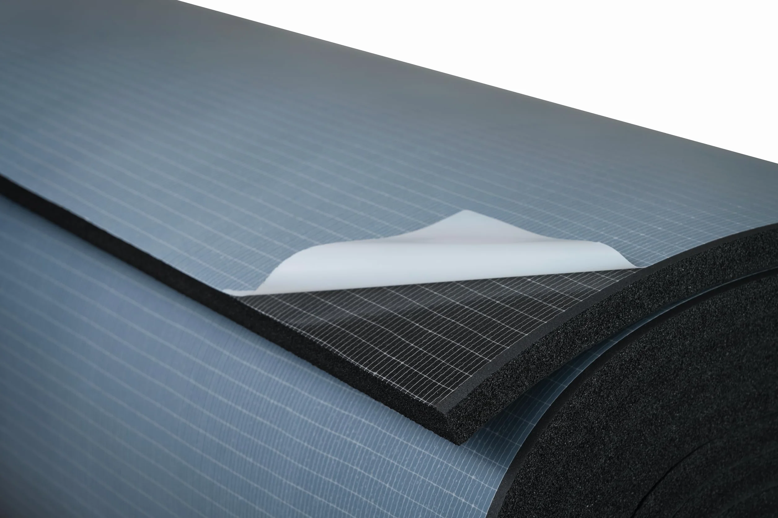 ArmaFlex HOME - Alfombrilla aislante autoadhesiva de 10 mm - 5 m x 1 m, espuma de elastómero flexible para aislamiento térmico y acústico para camping, barco, casa y bricolaje – 10/19/25/32 mm