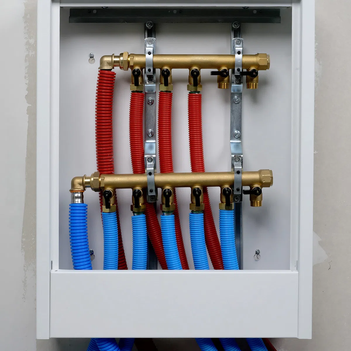 Caja metálica para colector 450x600x120 mm | Ideal para proteger y organizar colectores de calefacción o fontanería | Resistente, estética y fácil de instalar | QUICK PLOMBERIE