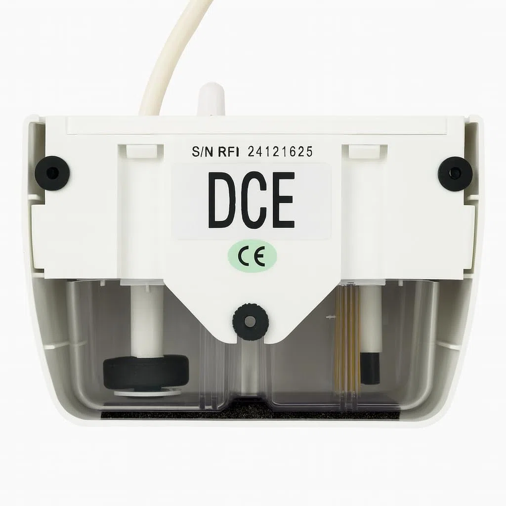 TECHZOCO Bomba de Condensados con deposito, Capacidad del Depósito 230 ml, ø tubo de salida de 6 mm, Rendimiento MAX 28 Kw, Voltaje 100-240V AC a 50/60 Hz, Dimensiónes 164 x 102 x 70 mm