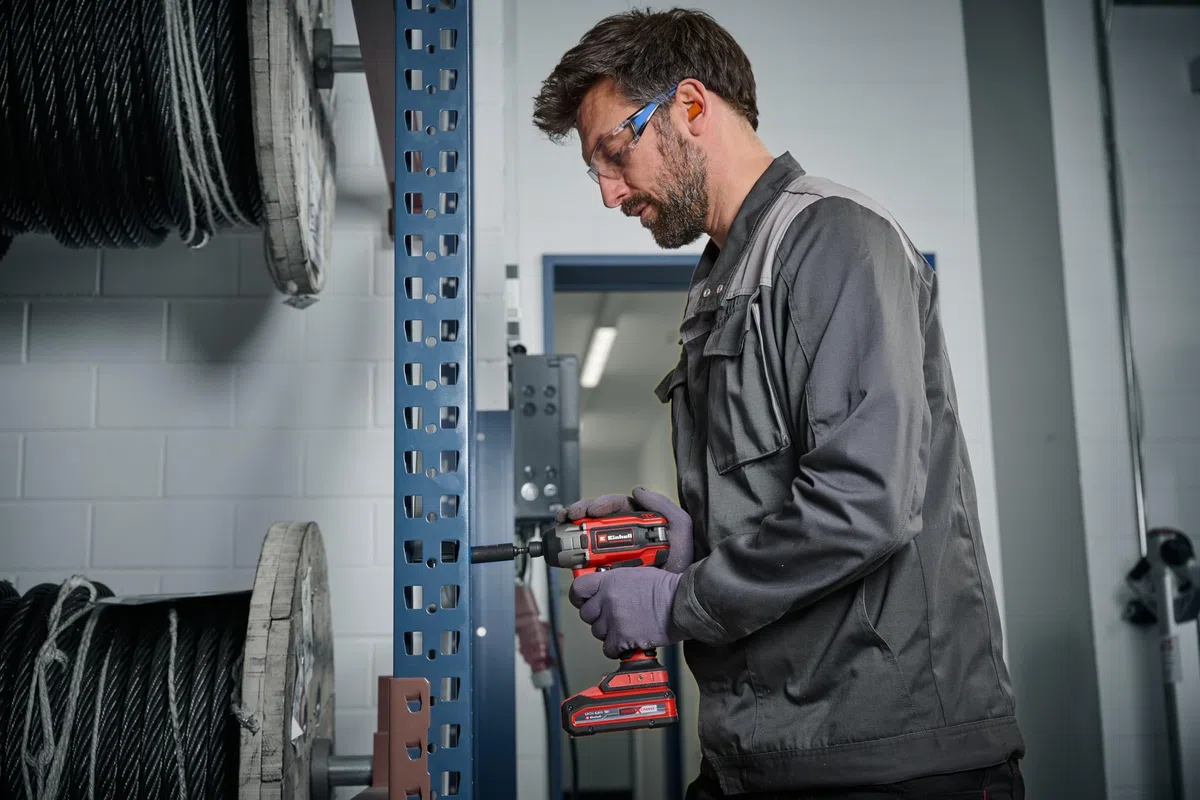 Einhell Professional Atornillador de impacto con batería TP-CI 18/220 Li BL-Solo Power X-Change (18 V, 220 Nm, sin escobillas, recepción hexagonal interior, regulación de velocidad, sin batería)