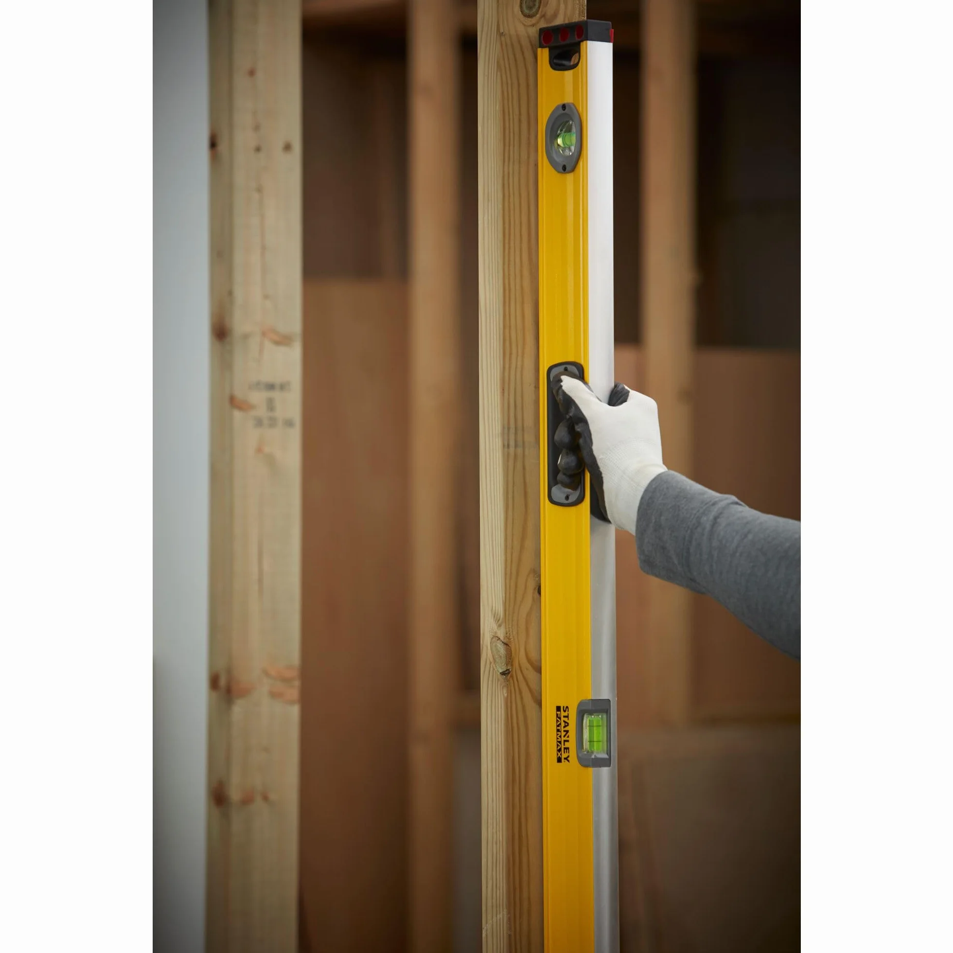 STANLEY Nivel FatMax II 120 cm, cuerpo de aluminio reforzado, 3 burbujas de visibilidad, precisión +/- 0.5mm/m, bases mecanizadas, extremos de caucho, empuñaduras fijas, 1-43-548