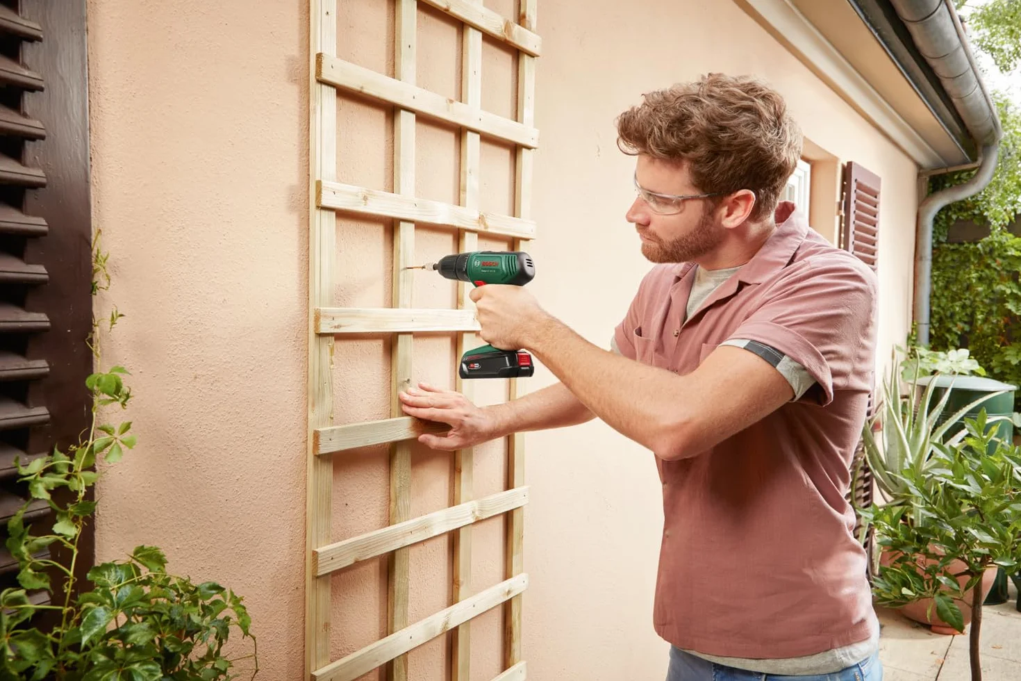 Bosch atornillador a batería EasyDrill 18V-38 (1 batería de 2,5 Ah; sistema de 18 V; en maletín de transporte)