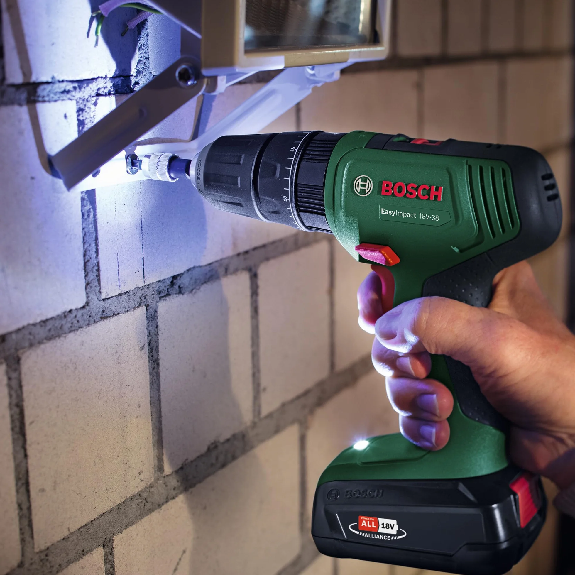 Bosch atornillador a batería EasyDrill 18V-38 (1 batería de 2,5 Ah; sistema de 18 V; en maletín de transporte)